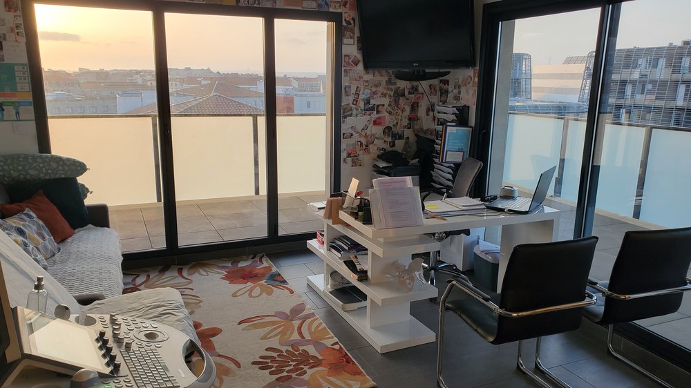 Salle de consultation — vue panoramique sur Sète